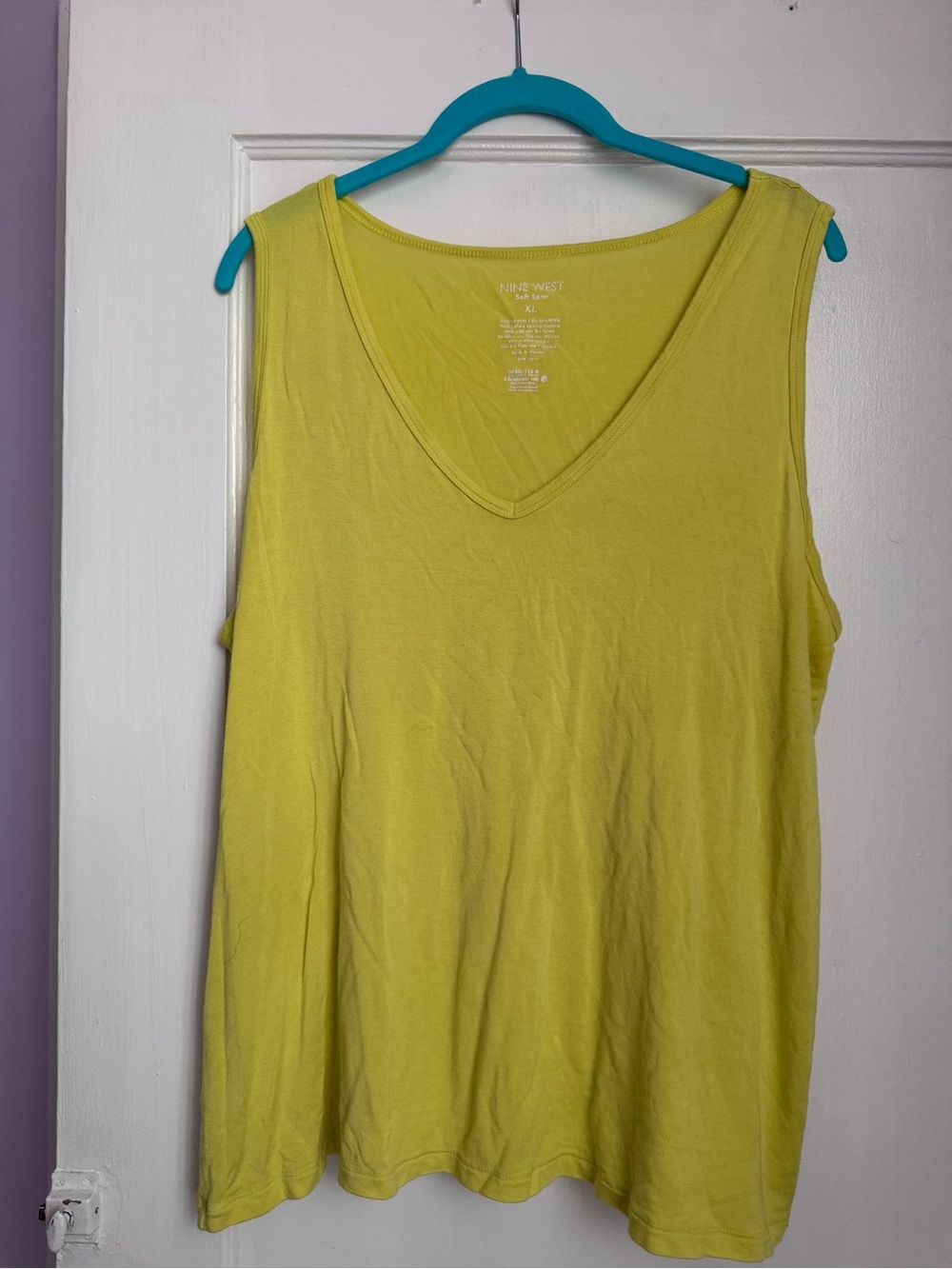 V-neck Sleeveless Women’s Tank Top - Lime/Yellow